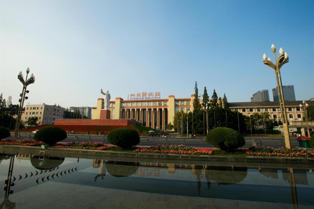 Hotel Wanda Reign Chengdu Exterior foto